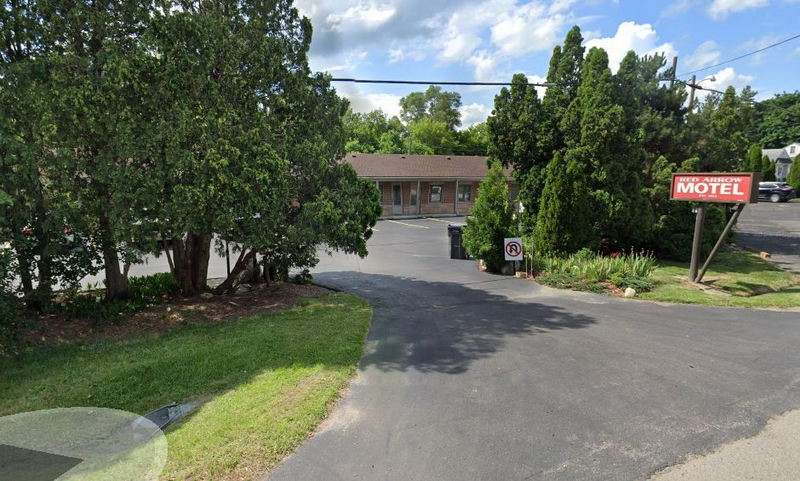 Red Arrow Motel - From Web Listing (newer photo)